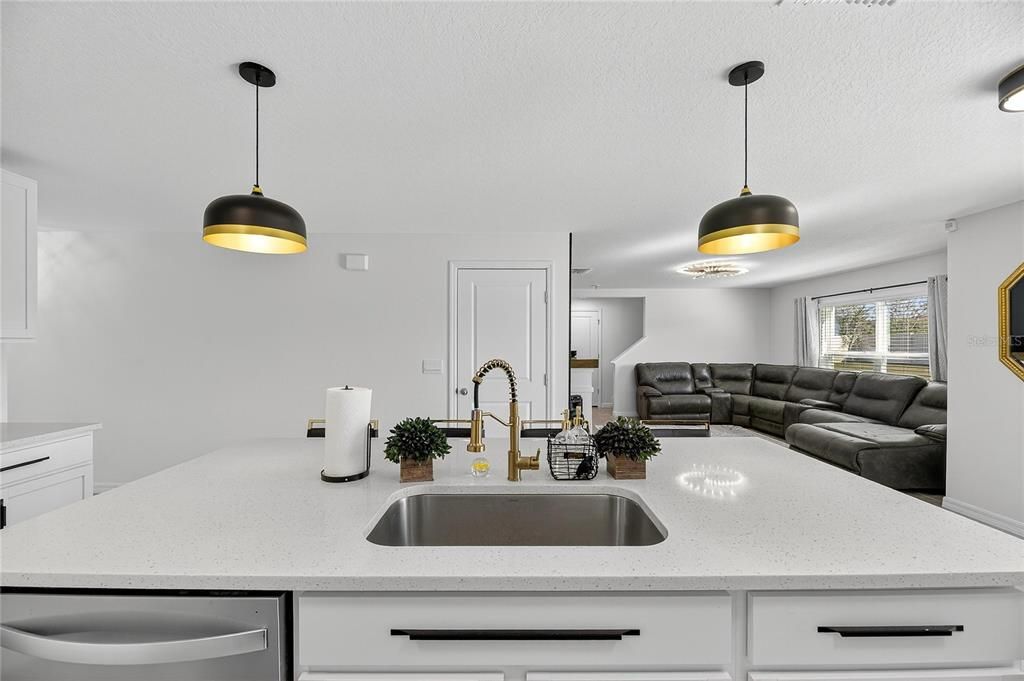 待售: $379,900 (4 贝兹, 3 浴室, 2435 平方英尺)