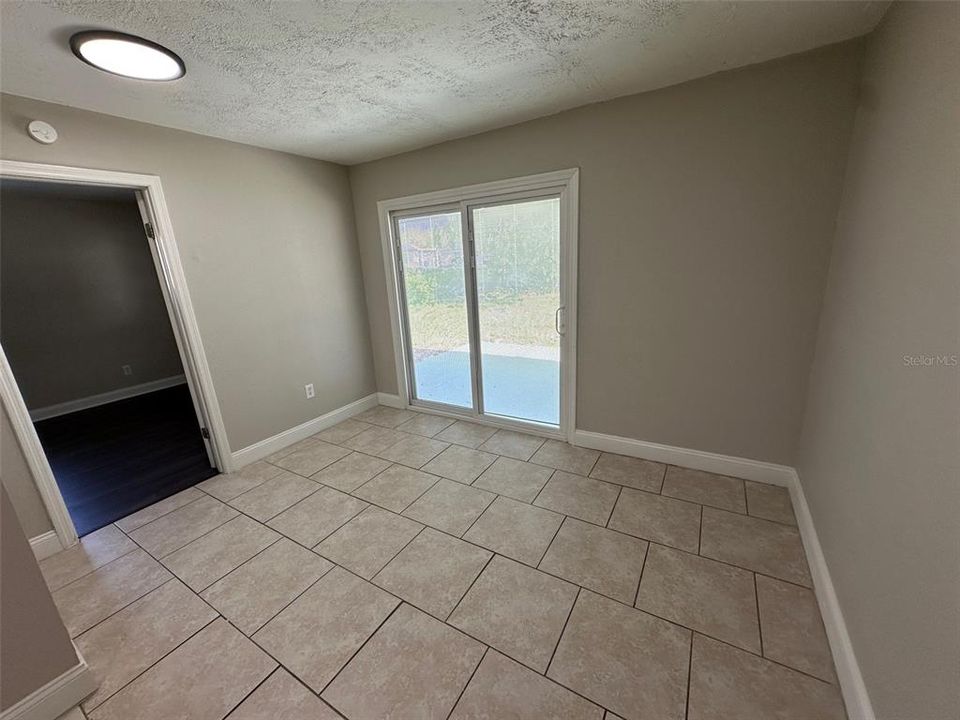 For Sale: $299,900 (4 beds, 2 baths, 1522 Square Feet)