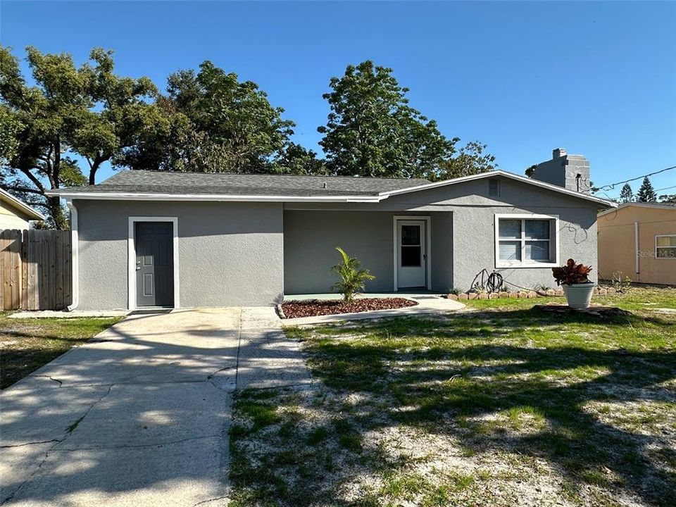For Sale: $299,900 (4 beds, 2 baths, 1522 Square Feet)