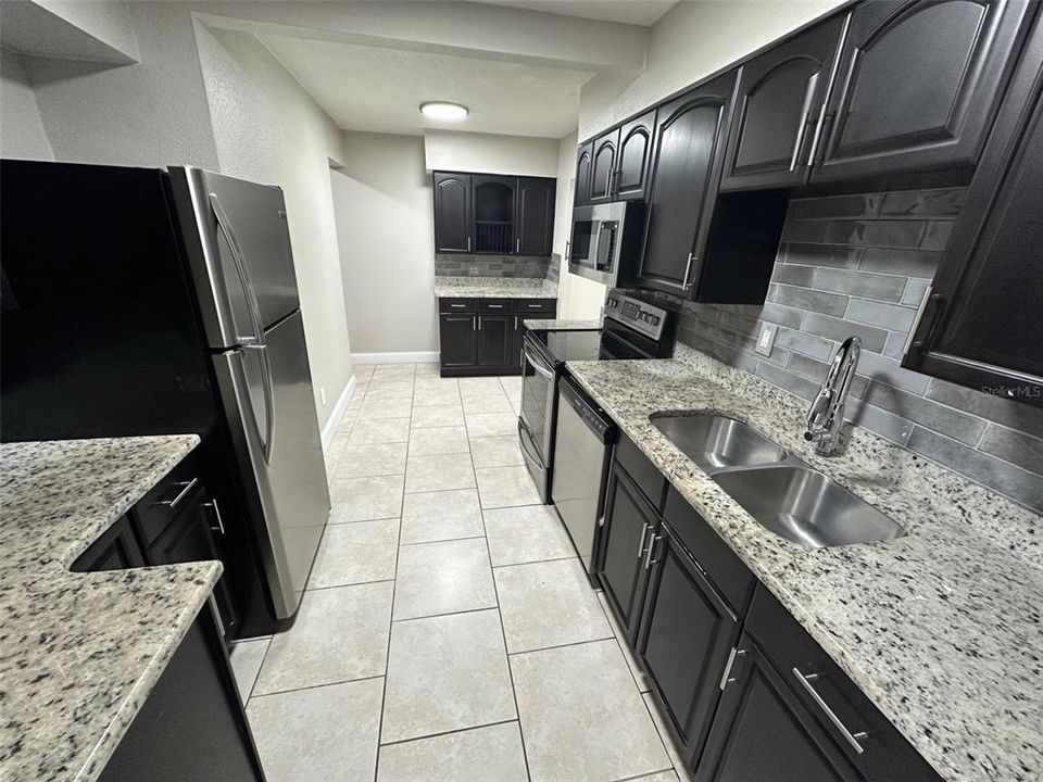 For Sale: $299,900 (4 beds, 2 baths, 1522 Square Feet)