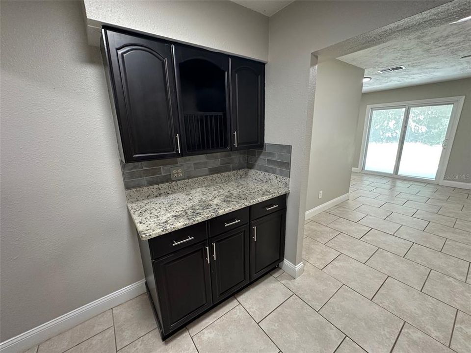For Sale: $299,900 (4 beds, 2 baths, 1522 Square Feet)