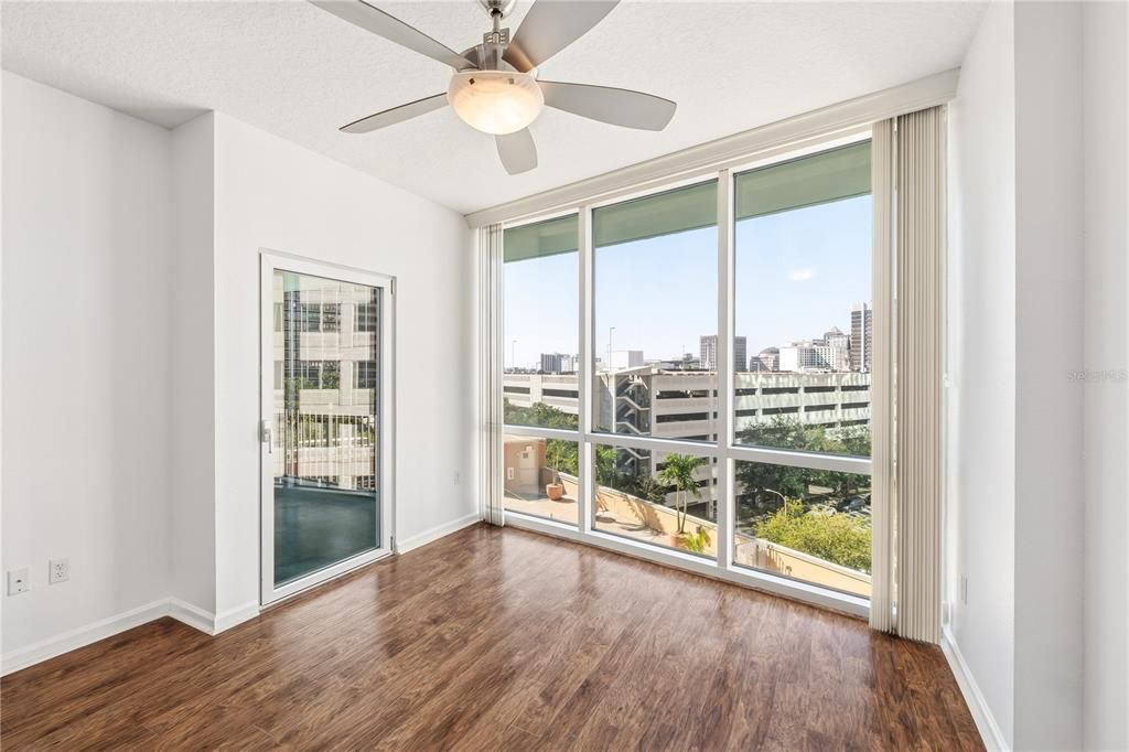 For Sale: $329,000 (2 beds, 2 baths, 1148 Square Feet)