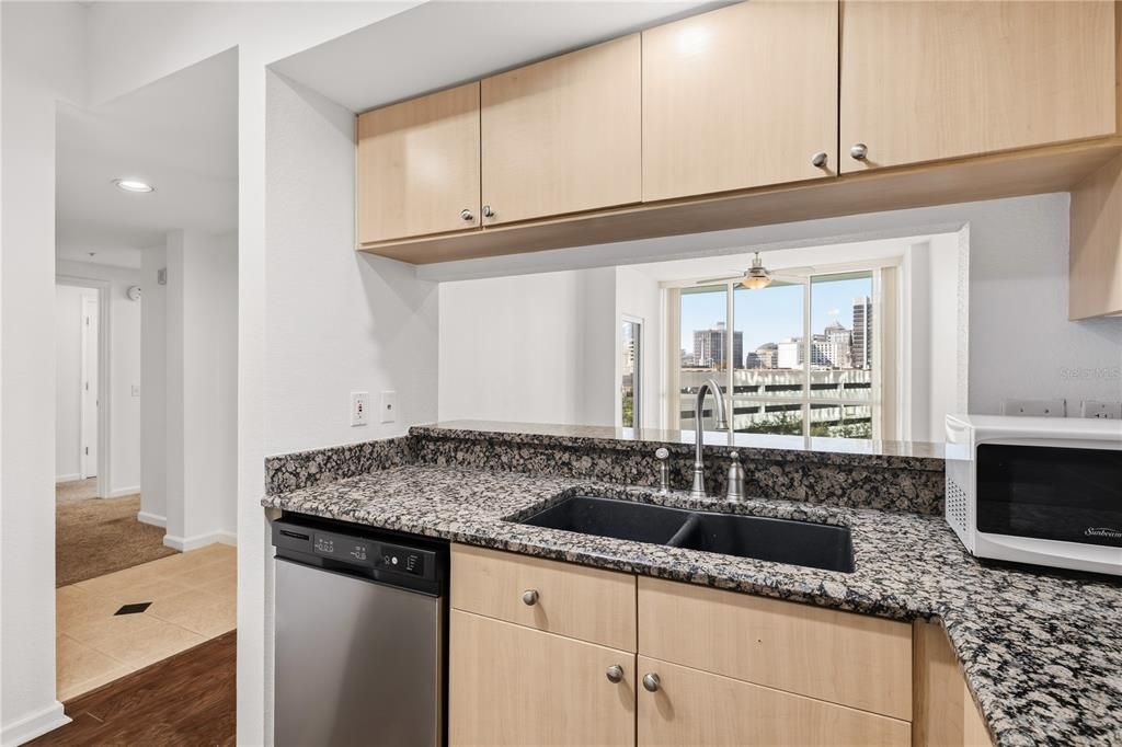 For Sale: $329,000 (2 beds, 2 baths, 1148 Square Feet)