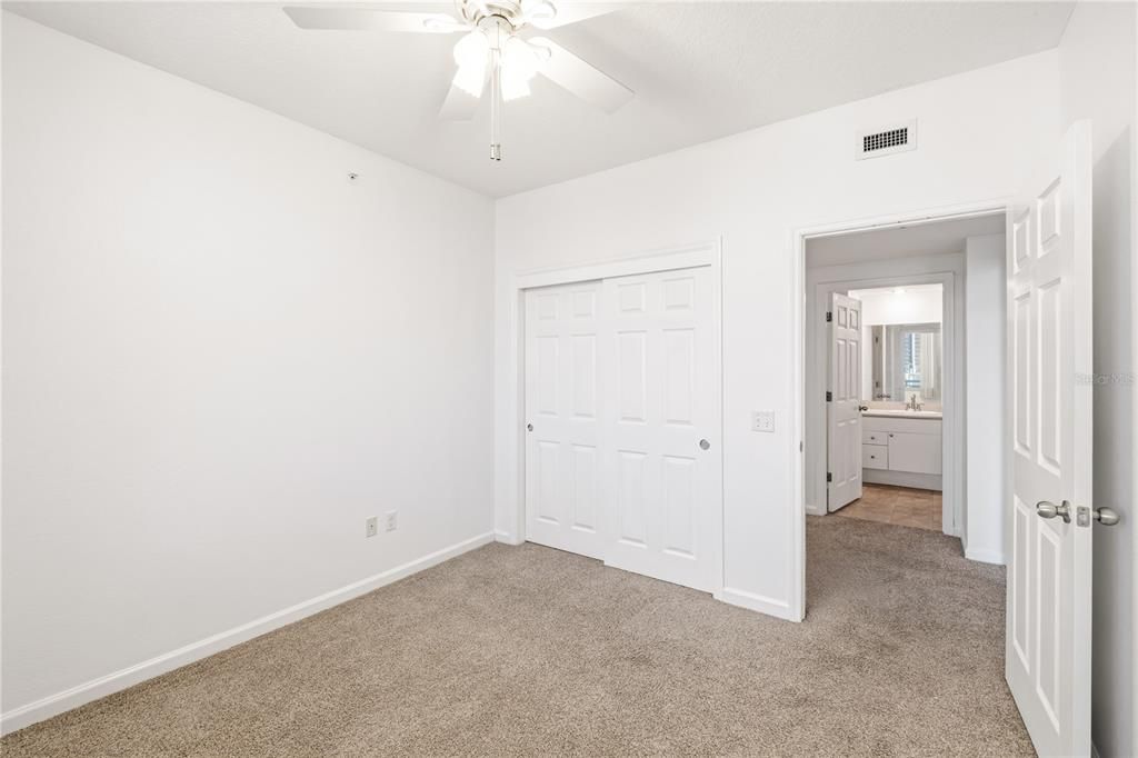 For Sale: $329,000 (2 beds, 2 baths, 1148 Square Feet)