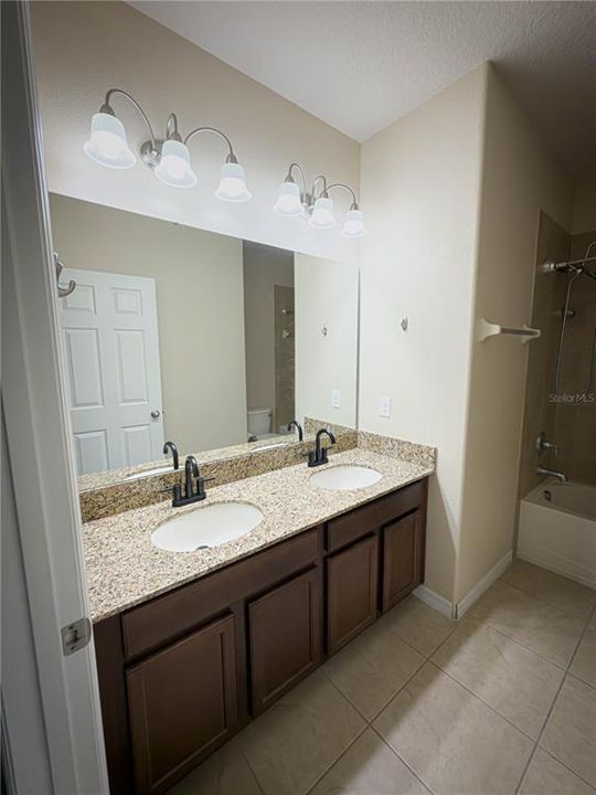 待售: $669,000 (3 贝兹, 2 浴室, 2448 平方英尺)