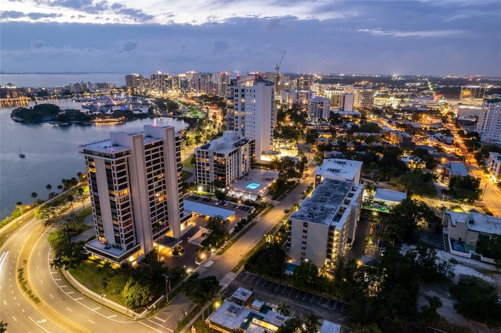 В аренду: $9,000 (2 спален, 2 ванн, 1636 Квадратных фут)