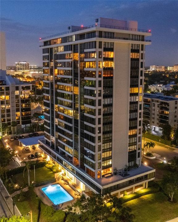 В аренду: $9,000 (2 спален, 2 ванн, 1636 Квадратных фут)