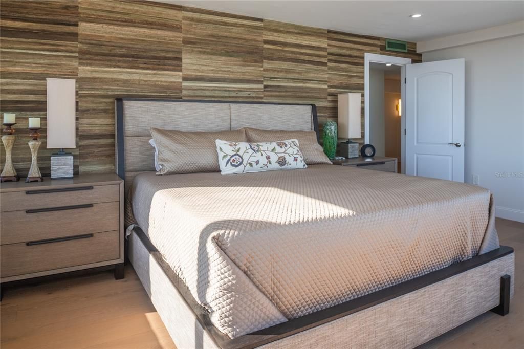 В аренду: $9,000 (2 спален, 2 ванн, 1636 Квадратных фут)