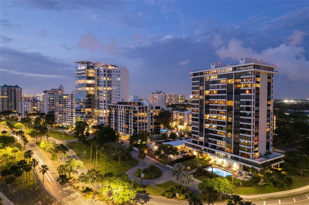 В аренду: $9,000 (2 спален, 2 ванн, 1636 Квадратных фут)