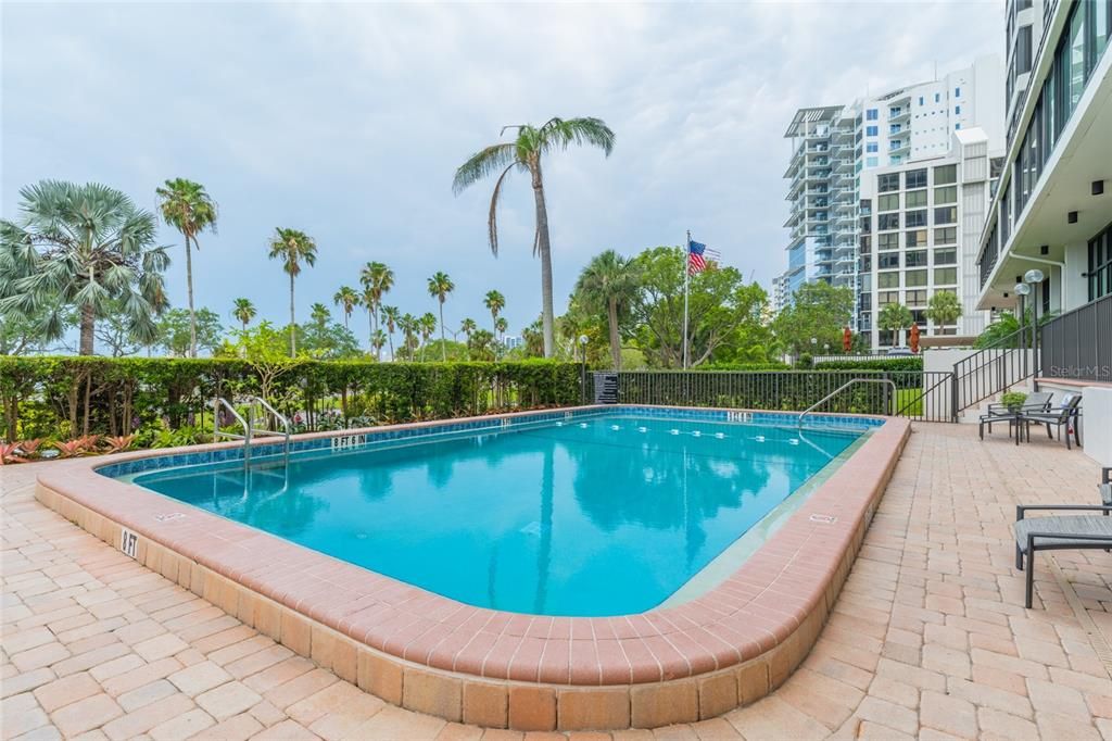 В аренду: $9,000 (2 спален, 2 ванн, 1636 Квадратных фут)