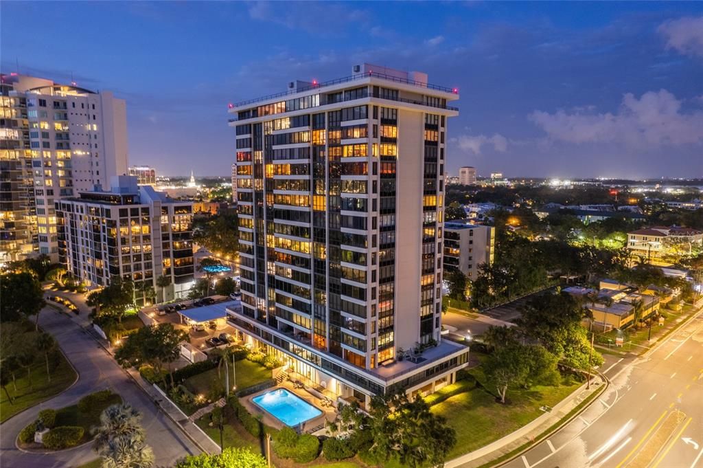 В аренду: $9,000 (2 спален, 2 ванн, 1636 Квадратных фут)