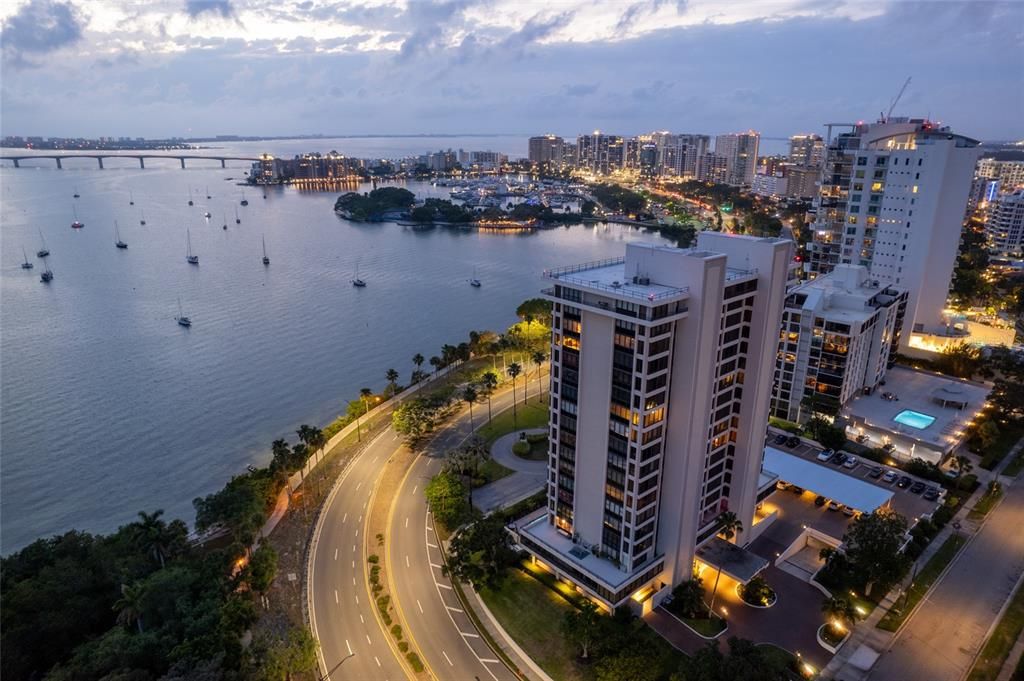 В аренду: $9,000 (2 спален, 2 ванн, 1636 Квадратных фут)