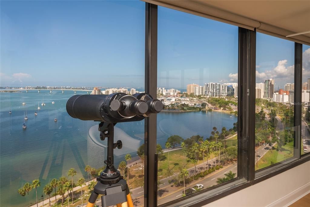 В аренду: $9,000 (2 спален, 2 ванн, 1636 Квадратных фут)