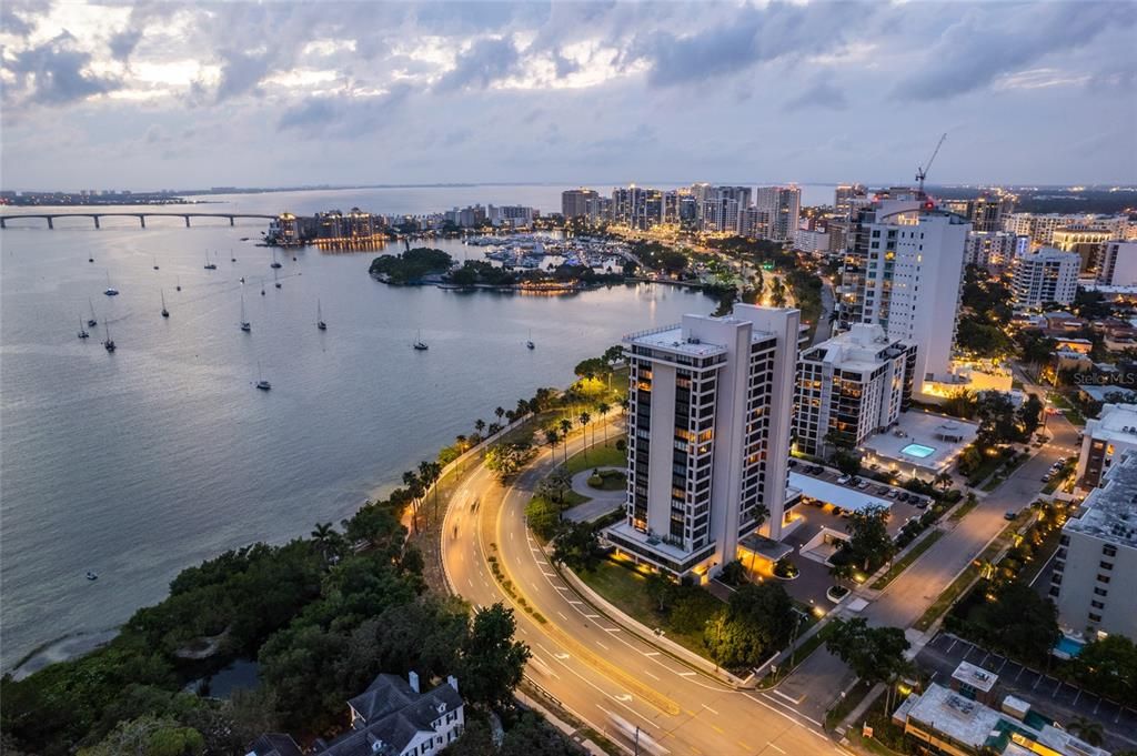 В аренду: $9,000 (2 спален, 2 ванн, 1636 Квадратных фут)