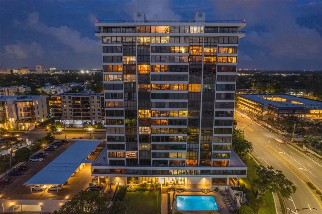 В аренду: $9,000 (2 спален, 2 ванн, 1636 Квадратных фут)