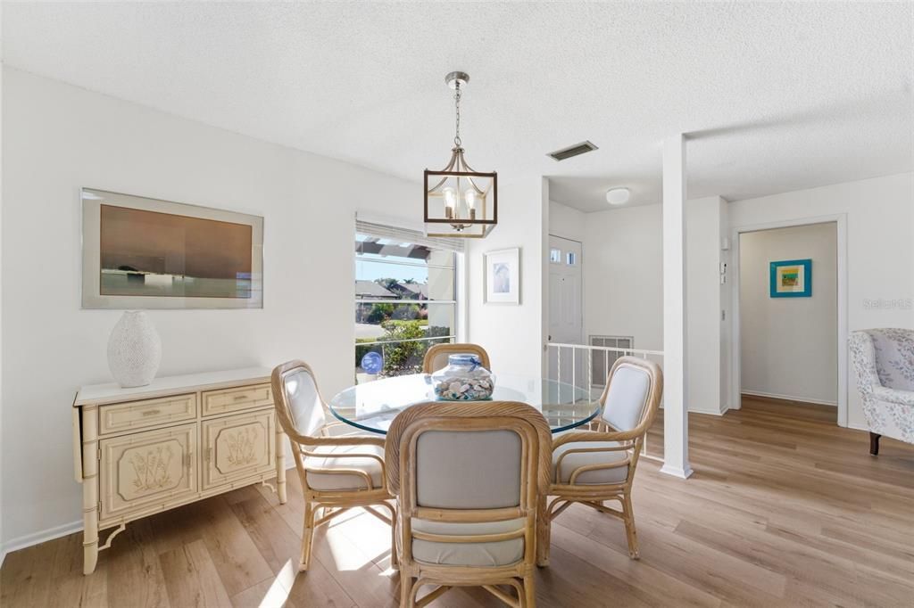 En Venta: $194,900 (2 camas, 2 baños, 1112 Pies cuadrados)