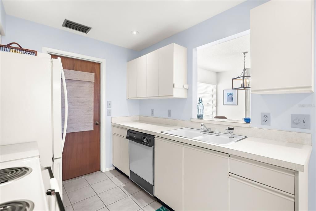 En Venta: $194,900 (2 camas, 2 baños, 1112 Pies cuadrados)