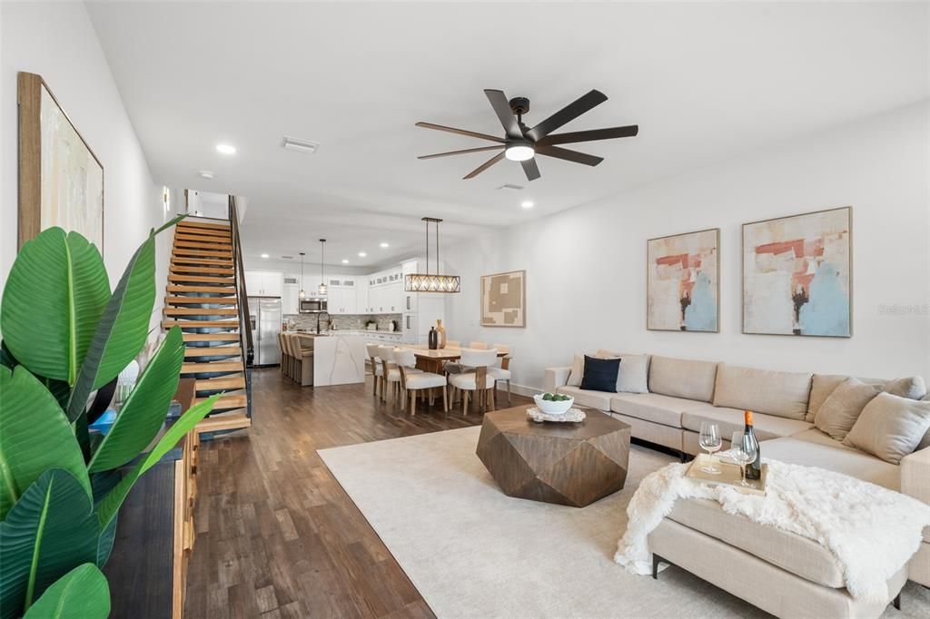 En Venta: $679,000 (2 camas, 2 baños, 2351 Pies cuadrados)