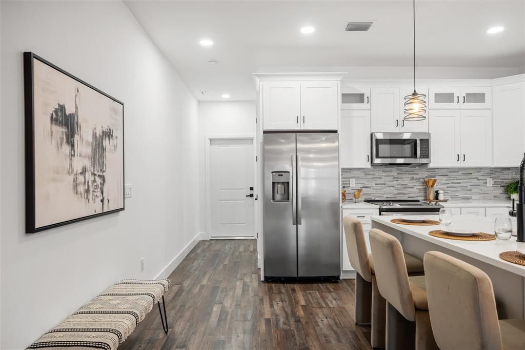 En Venta: $679,000 (2 camas, 2 baños, 2351 Pies cuadrados)