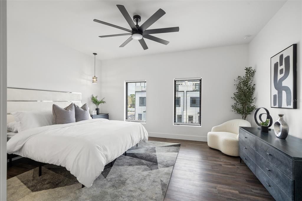 En Venta: $679,000 (2 camas, 2 baños, 2351 Pies cuadrados)