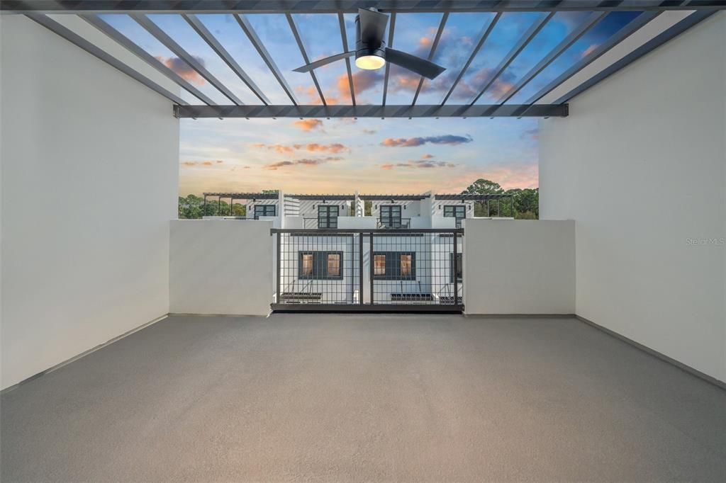 En Venta: $679,000 (2 camas, 2 baños, 2351 Pies cuadrados)