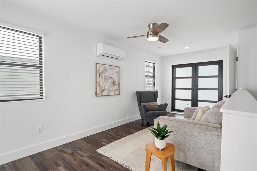 En Venta: $679,000 (2 camas, 2 baños, 2351 Pies cuadrados)