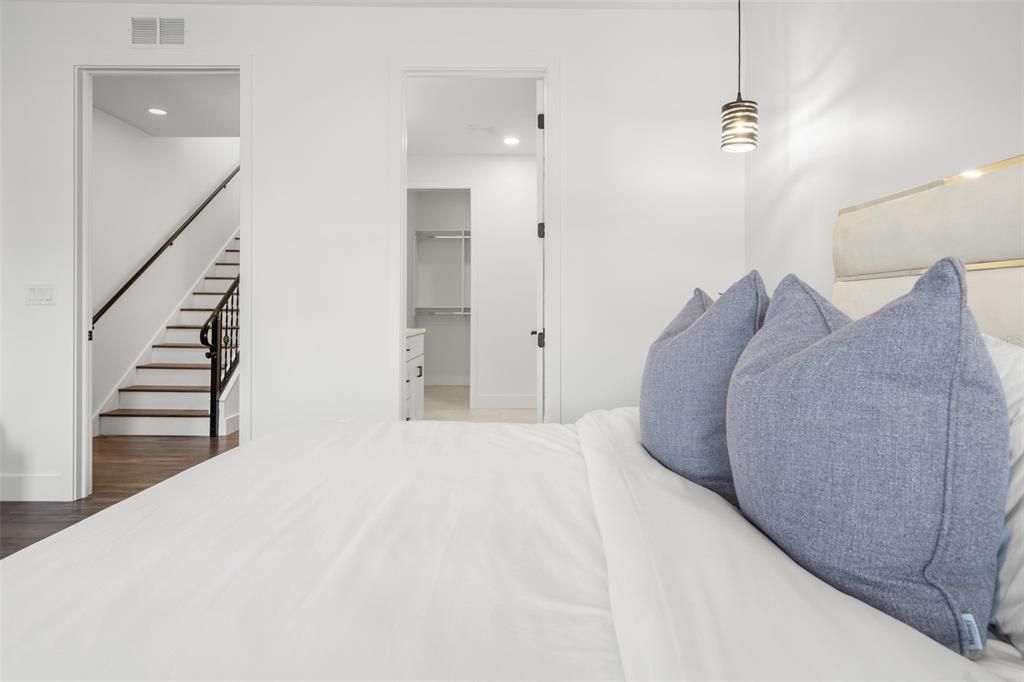 En Venta: $679,000 (2 camas, 2 baños, 2351 Pies cuadrados)