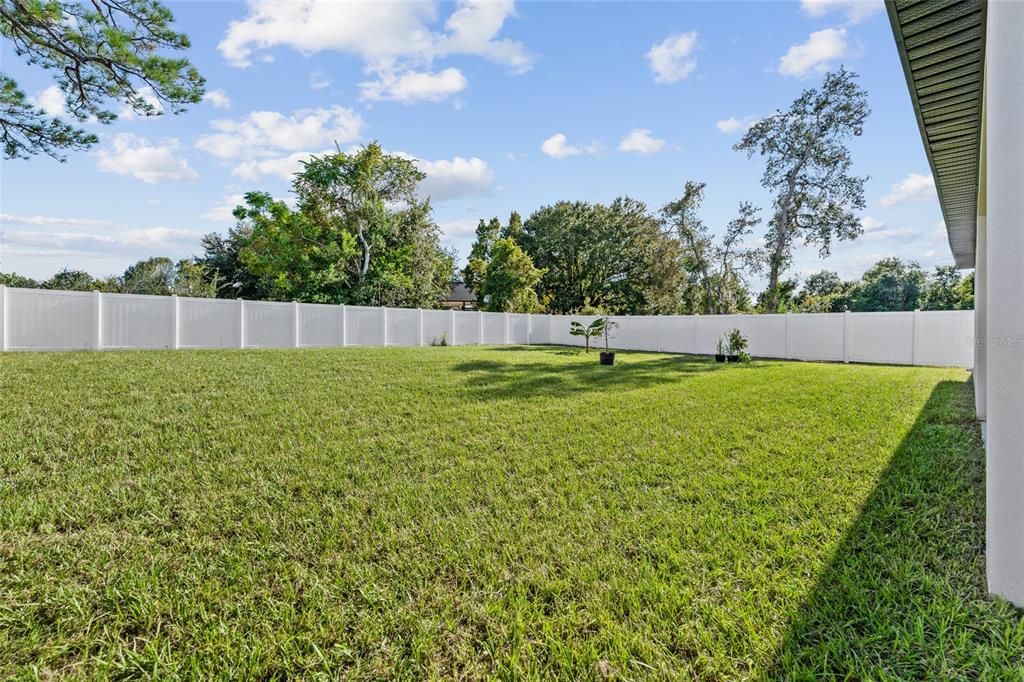 合同活跃: $379,990 (3 贝兹, 2 浴室, 1564 平方英尺)