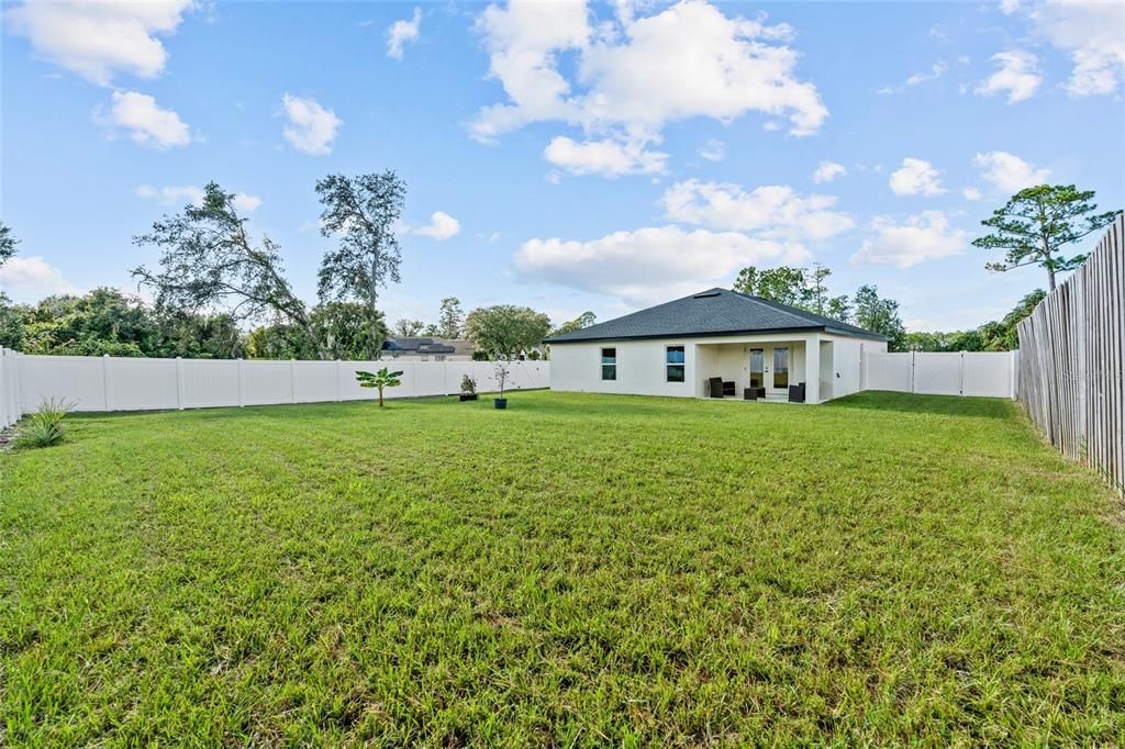 合同活跃: $379,990 (3 贝兹, 2 浴室, 1564 平方英尺)