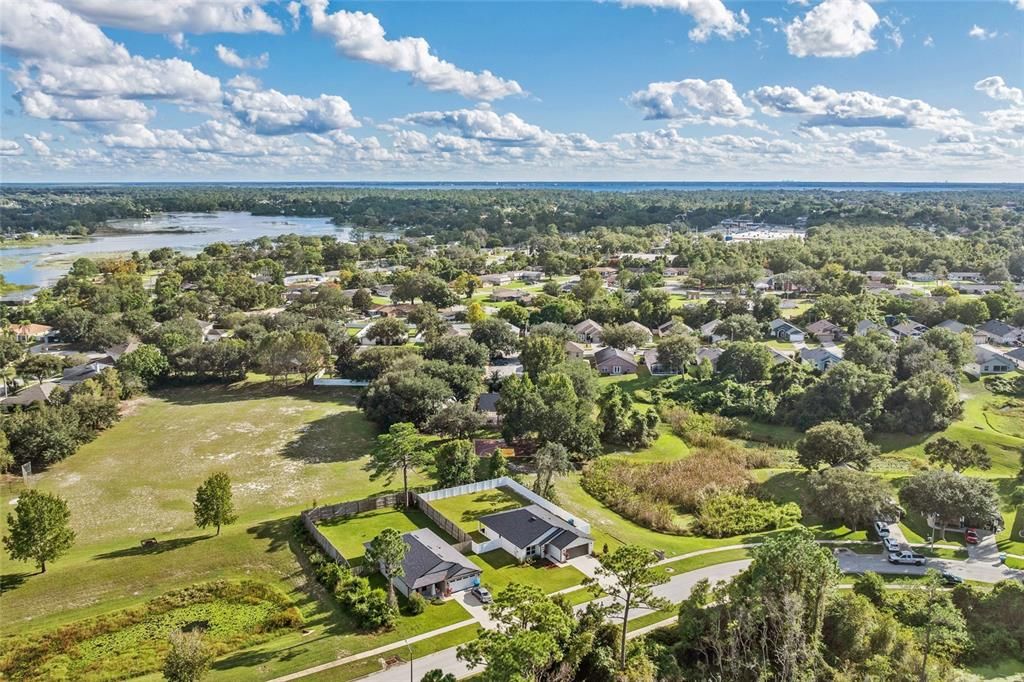 合同活跃: $379,990 (3 贝兹, 2 浴室, 1564 平方英尺)