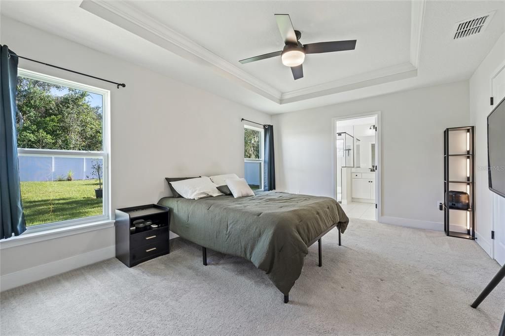 合同活跃: $379,990 (3 贝兹, 2 浴室, 1564 平方英尺)