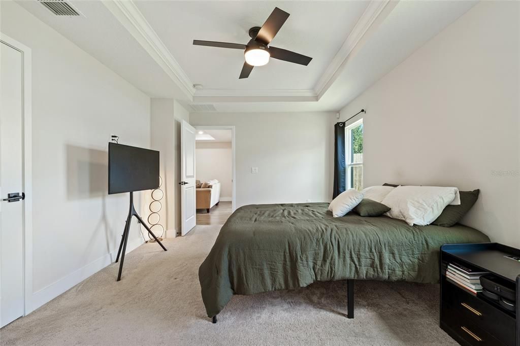 合同活跃: $379,990 (3 贝兹, 2 浴室, 1564 平方英尺)