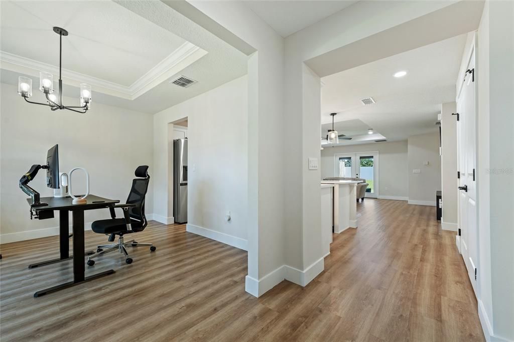 合同活跃: $379,990 (3 贝兹, 2 浴室, 1564 平方英尺)