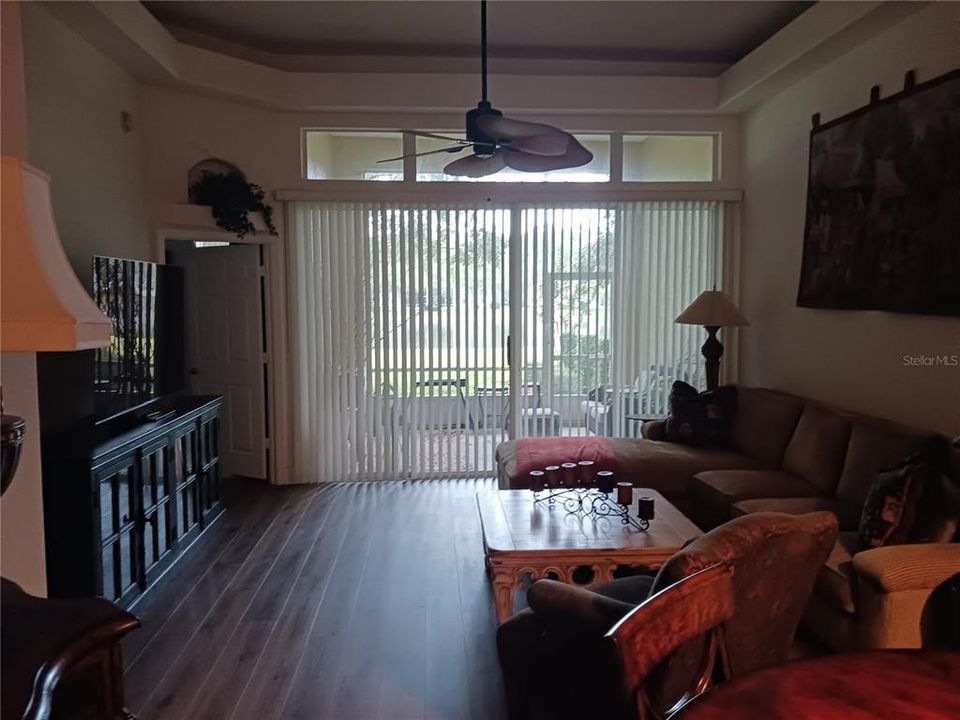 待售: $279,900 (2 贝兹, 2 浴室, 1335 平方英尺)