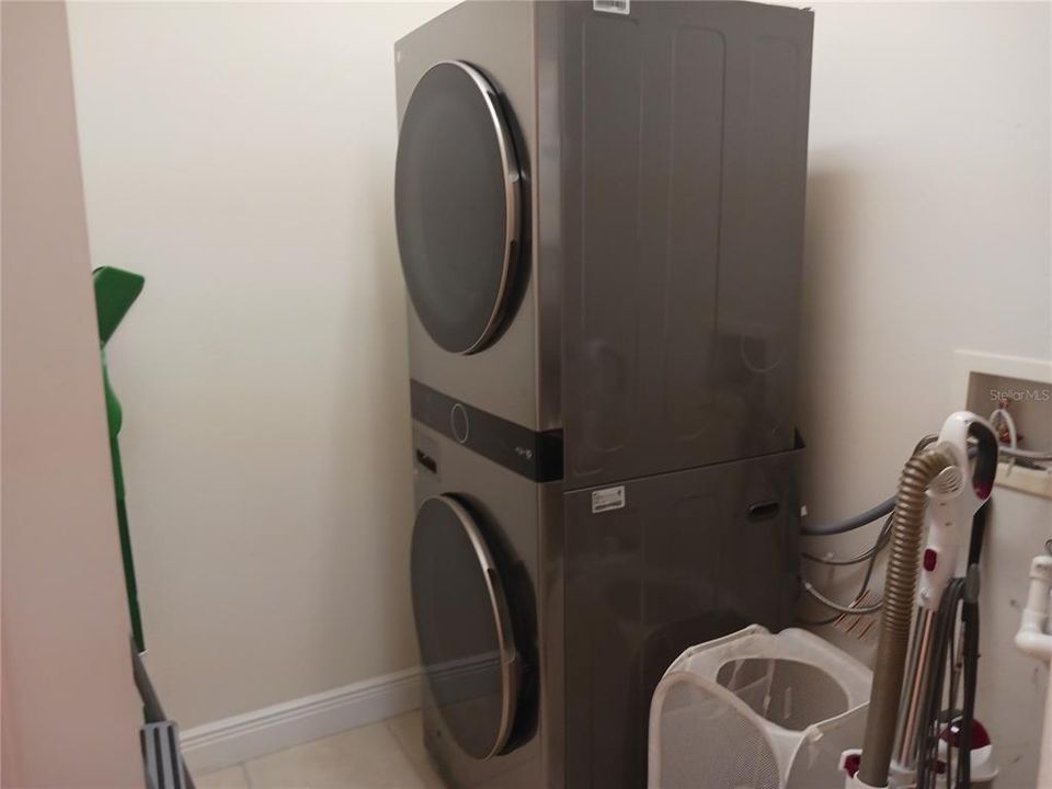 待售: $279,900 (2 贝兹, 2 浴室, 1335 平方英尺)