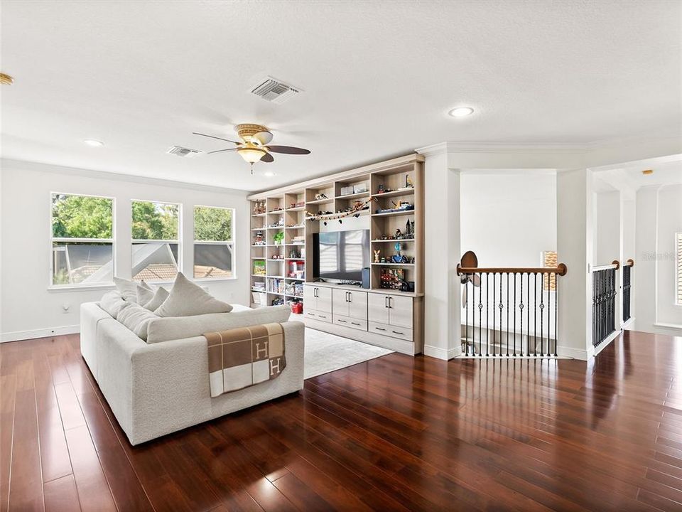 For Sale: $1,850,000 (5 beds, 4 baths, 4794 Square Feet)