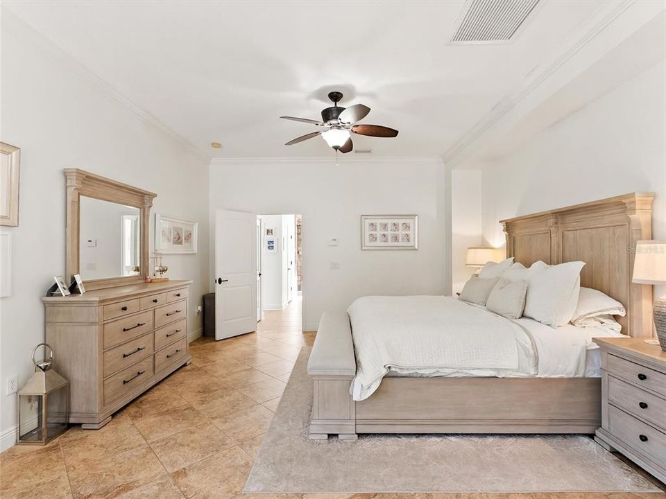 For Sale: $1,850,000 (5 beds, 4 baths, 4794 Square Feet)