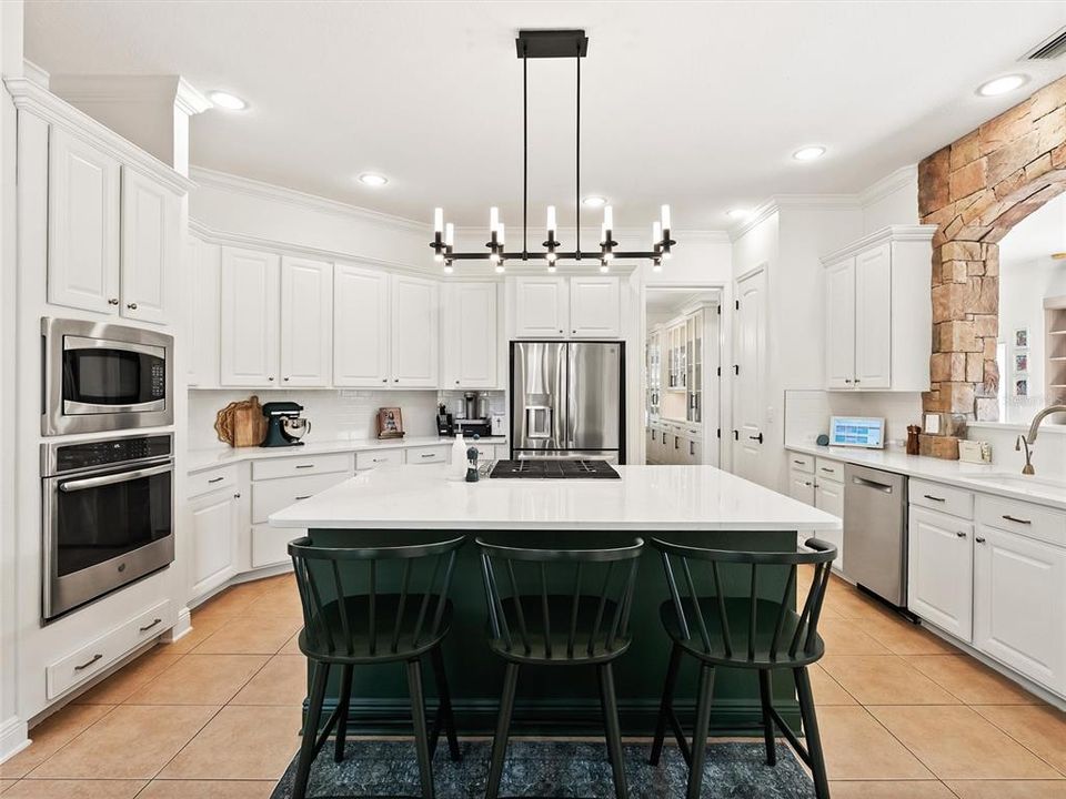 For Sale: $1,850,000 (5 beds, 4 baths, 4794 Square Feet)