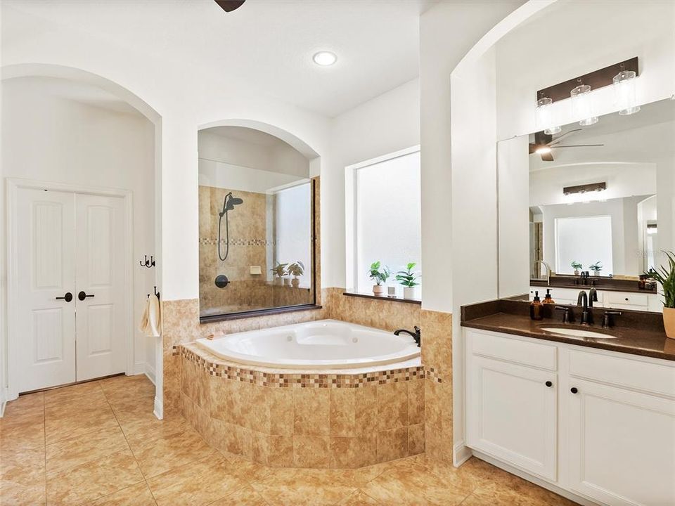 For Sale: $1,850,000 (5 beds, 4 baths, 4794 Square Feet)