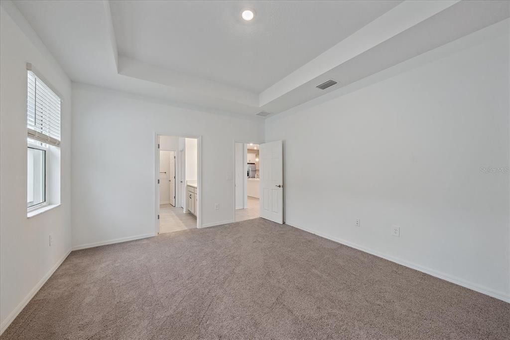 Active With Contract: $425,000 (3 beds, 2 baths, 1743 Square Feet)