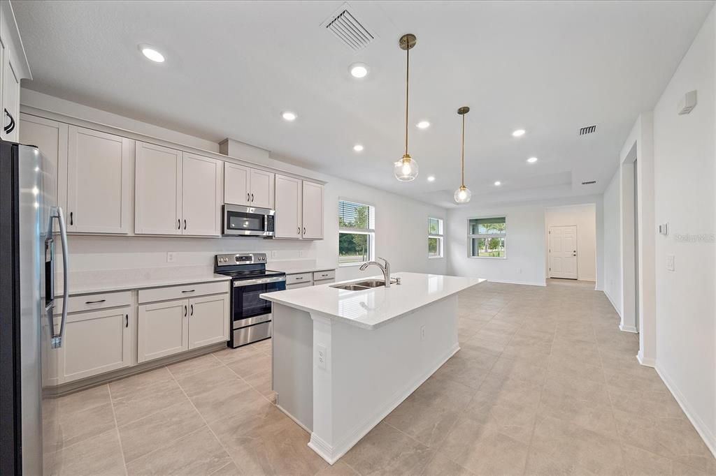 Active With Contract: $425,000 (3 beds, 2 baths, 1743 Square Feet)