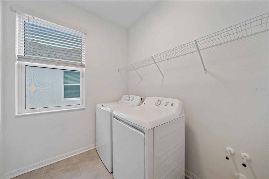 Active With Contract: $425,000 (3 beds, 2 baths, 1743 Square Feet)