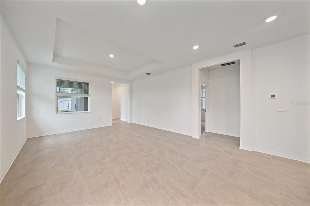 Active With Contract: $425,000 (3 beds, 2 baths, 1743 Square Feet)