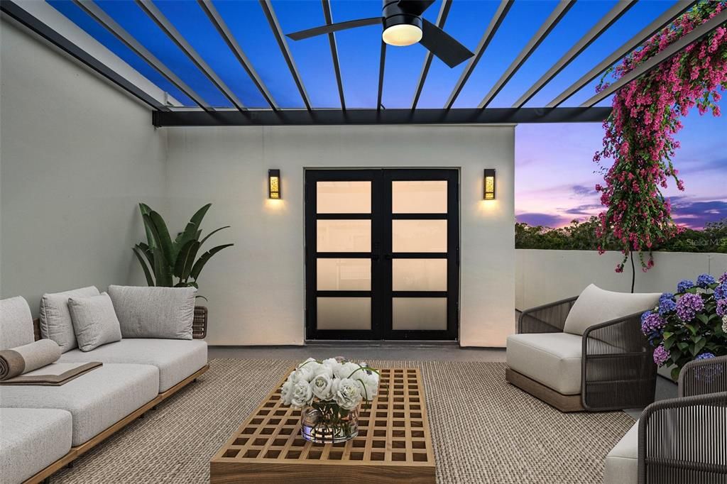 En Venta: $749,000 (3 camas, 2 baños, 2351 Pies cuadrados)