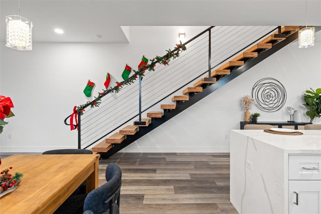 En Venta: $749,000 (3 camas, 2 baños, 2351 Pies cuadrados)