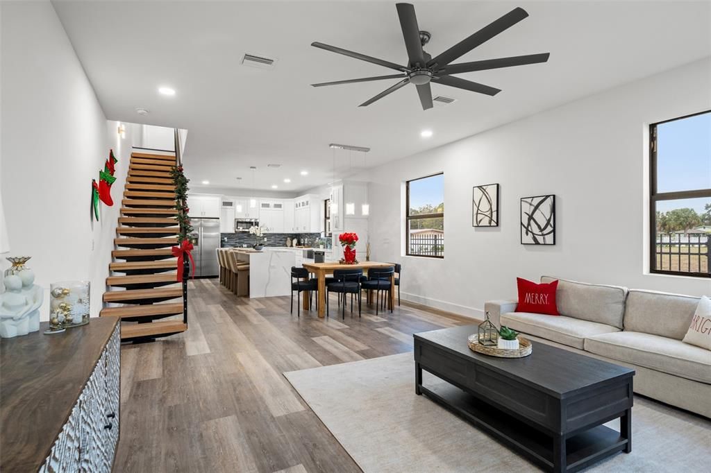 En Venta: $749,000 (3 camas, 2 baños, 2351 Pies cuadrados)