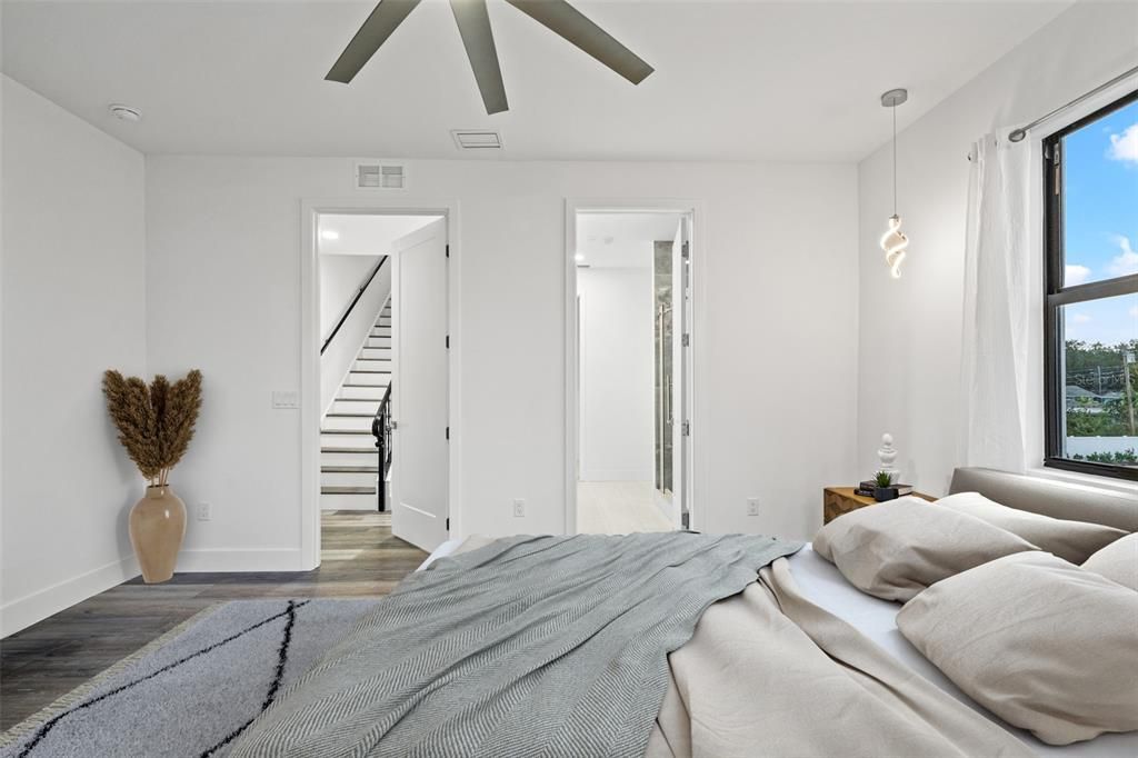 En Venta: $749,000 (3 camas, 2 baños, 2351 Pies cuadrados)