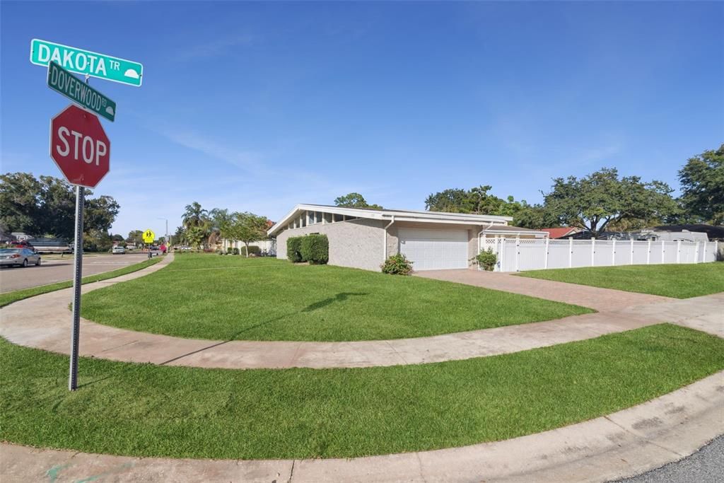 待售: $479,000 (4 贝兹, 2 浴室, 2557 平方英尺)