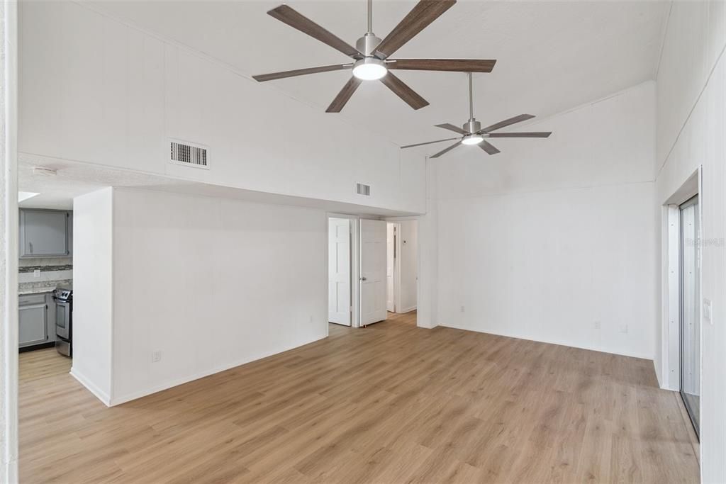 待售: $479,000 (4 贝兹, 2 浴室, 2557 平方英尺)