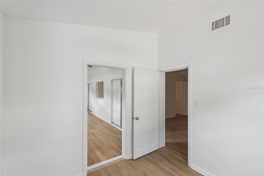 待售: $479,000 (4 贝兹, 2 浴室, 2557 平方英尺)